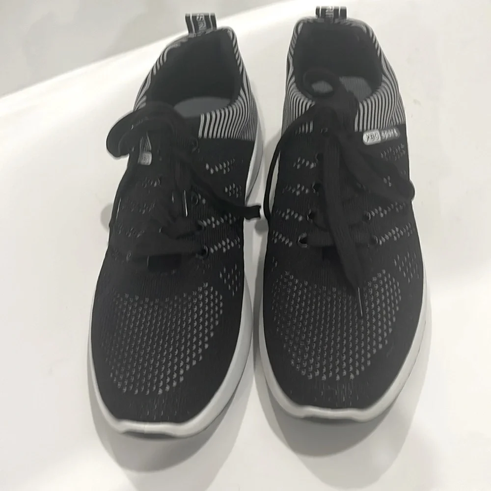 Sport XBC Men's Black & White Athletic Shoes Size 10